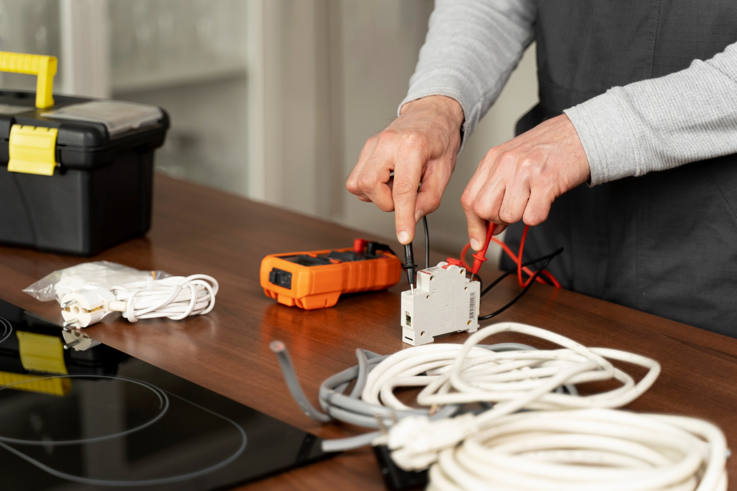 How to Troubleshoot Common Electrical Problems Safely