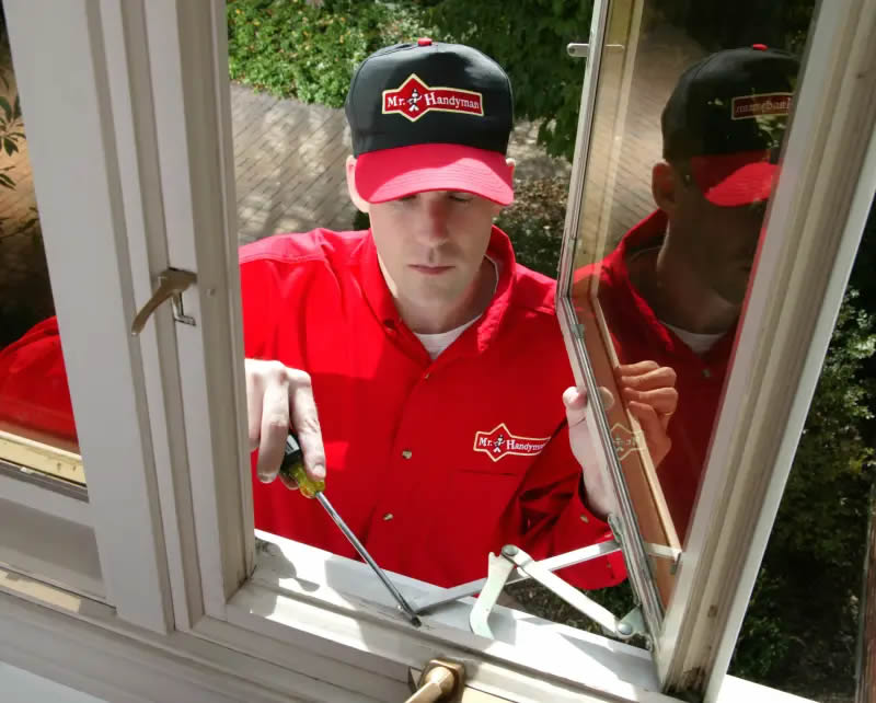 Benefits of DIY Screen Installation and When to Hire a Handyman