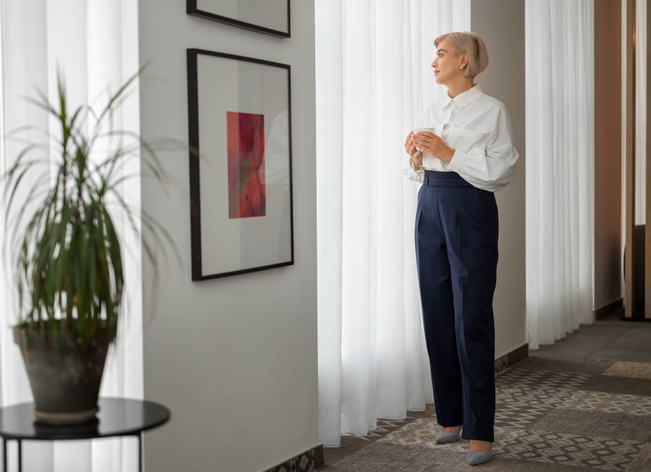 Expert Tips for Perfectly Hanging Artwork at Home