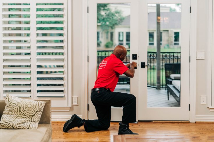 The Benefits of Weatherproofing Your Windows, Doors, and Roof